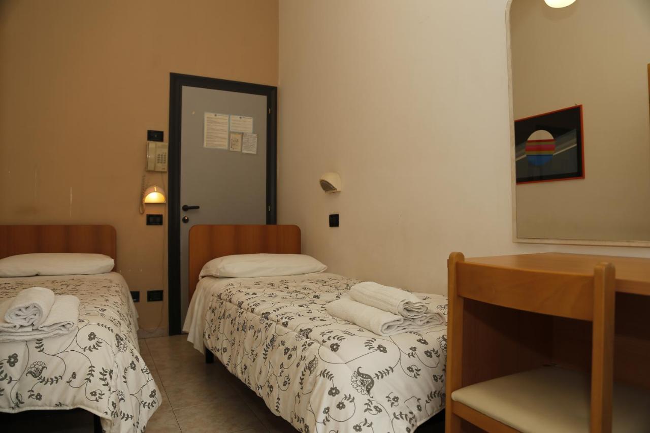 Hotel Villa Dina Rimini Exterior photo