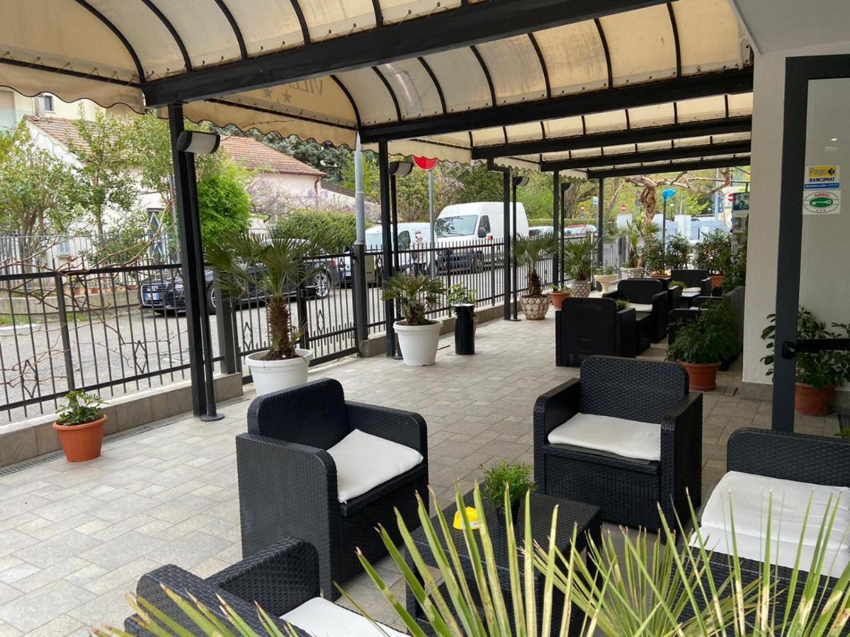 Hotel Villa Dina Rimini Exterior photo