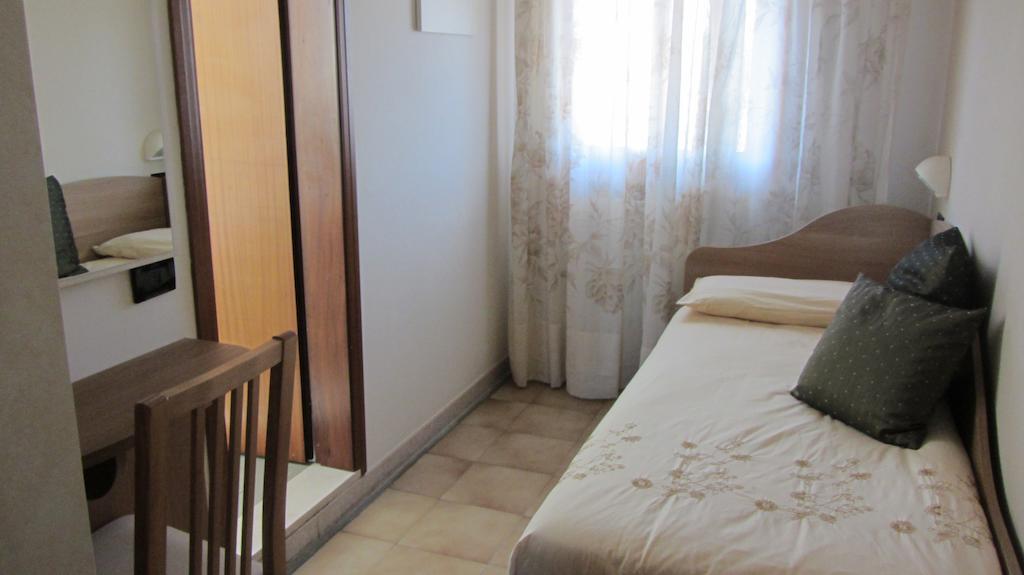 Hotel Villa Dina Rimini Room photo