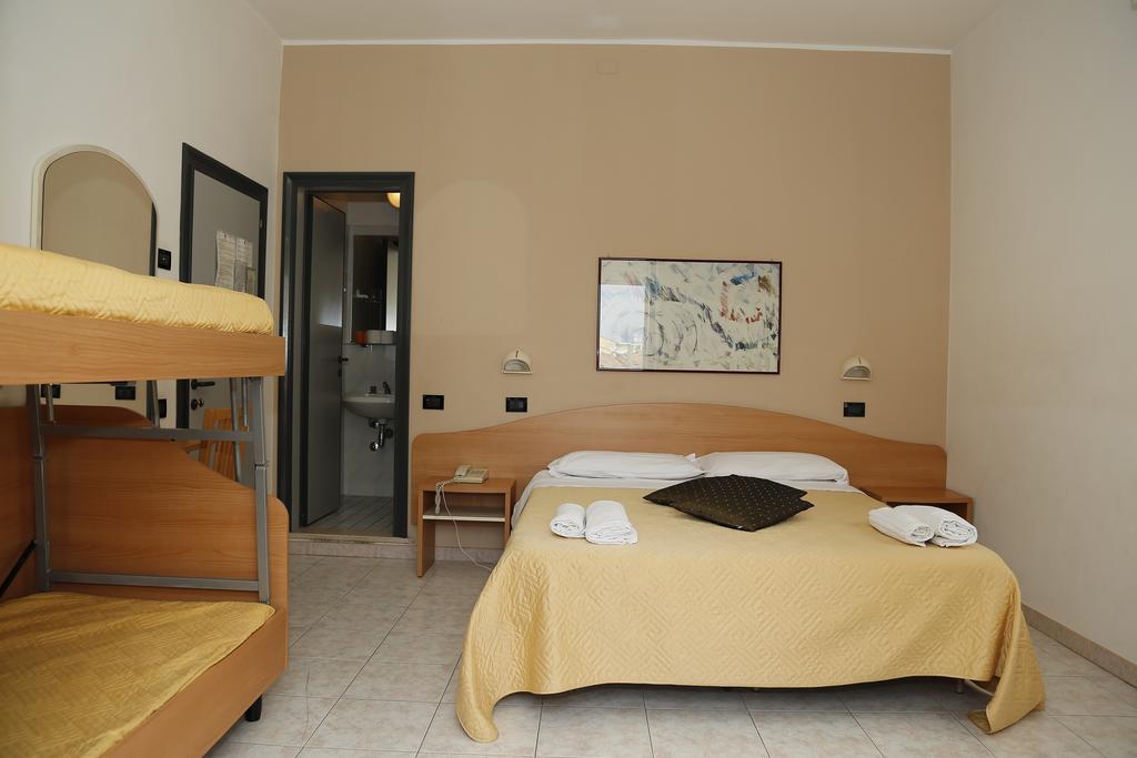Hotel Villa Dina Rimini Exterior photo