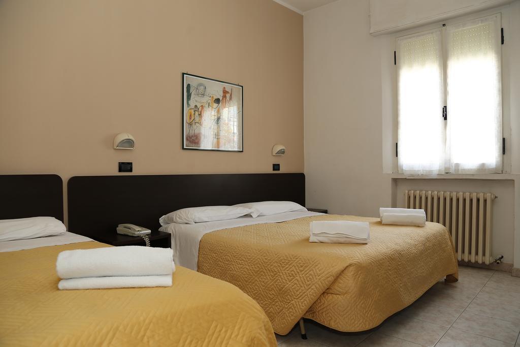 Hotel Villa Dina Rimini Exterior photo