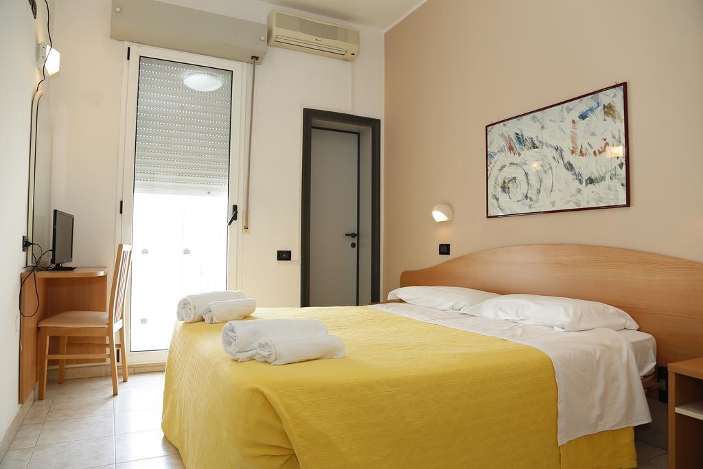 Hotel Villa Dina Rimini Exterior photo